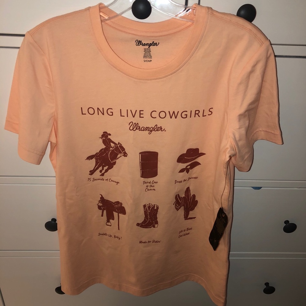 Wrangler ‘Long live cowgirls’ graphic Tee in peach
